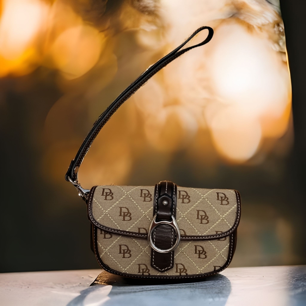 VINTAGE DOONEY BOURKE WRISTLET DARK BROWN/BEIGE